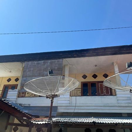 Winner House Ловіна Екстер'єр фото